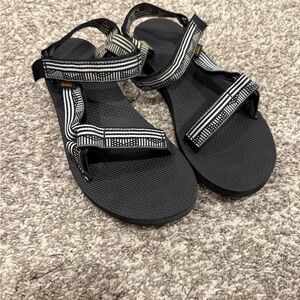 Black and White Teva’s